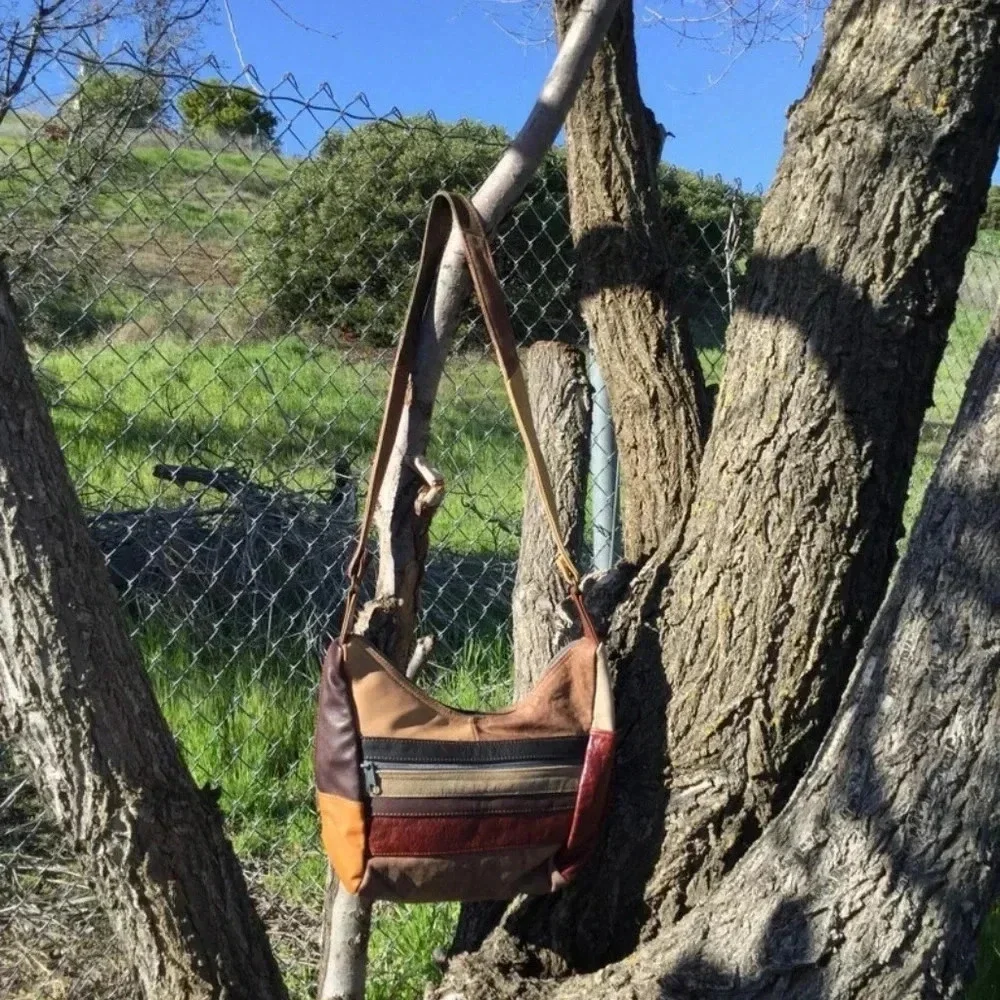 Vintage 70s Brown Natural Pebbled Leather Patchwork Boho Hobo Crossbody Bag